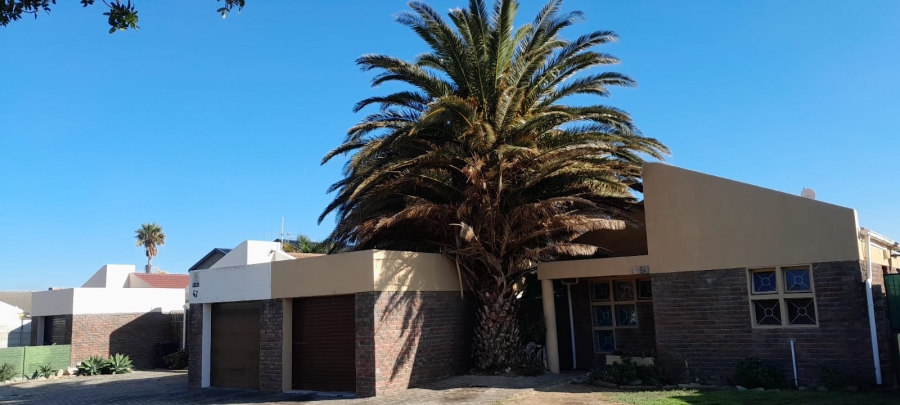 2 Bedroom Property for Sale in Sea Breeze Western Cape